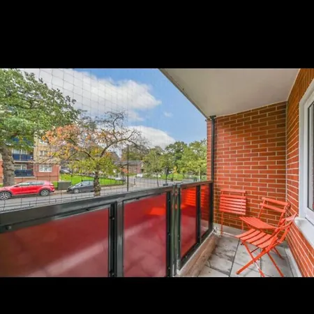 Spacious 3 Bedroom - Crystal Palace